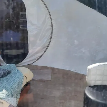 Luxury tent Les Bulles Du Coq De Champagne Dormans