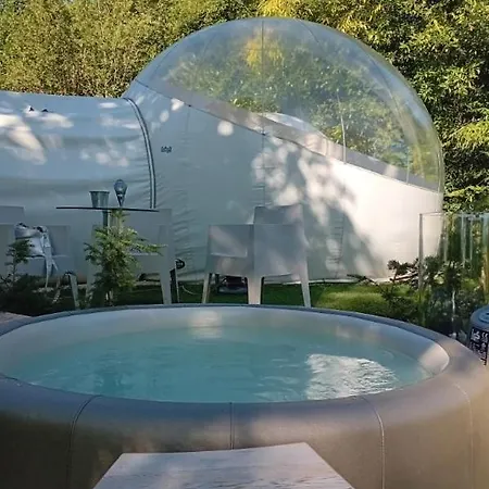 Les Bulles Du Coq De Champagne Campo de lujo